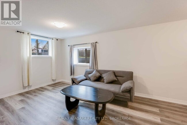 Photo du bâtiment - 90 Hillcrest Rd