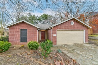 Building Photo - 10926 Waterview Cir