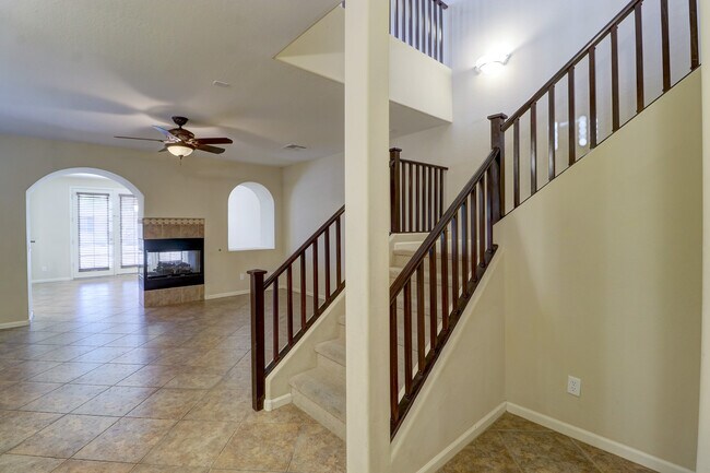 Foto del edificio - 15359 W Columbine Dr