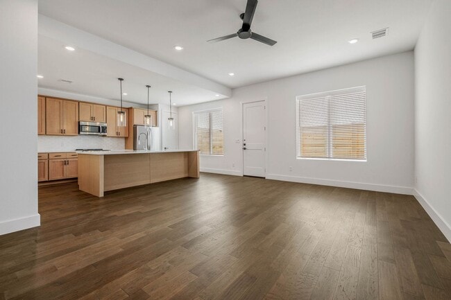 Building Photo - AVAILABLE IMMEDIATELY!!!  Gorgeous Brand N...
