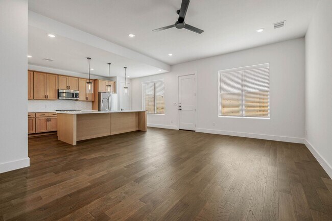 Foto del edificio - Brand NEW 4 Bedroom 4.5 Bathroom Townhome at The Urban Available for June Pre-lease!