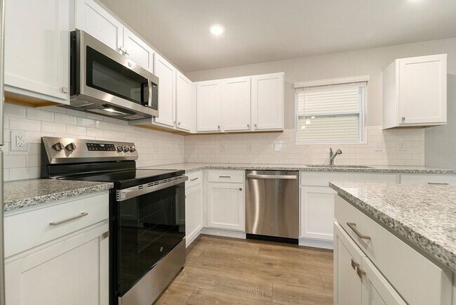 Building Photo - 2295 Richardson Ct
