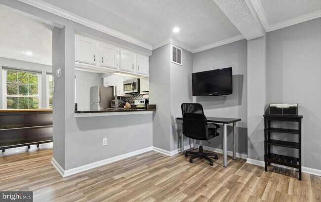 Foto del edificio - 1679 Fieldthorn Dr