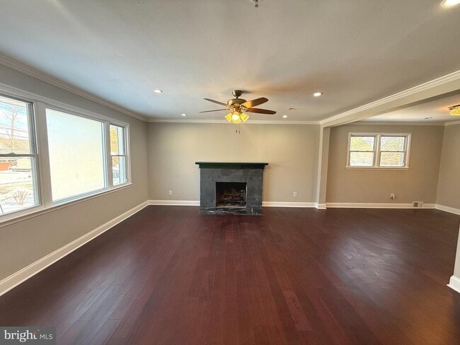 Building Photo - 7419 Farnum St