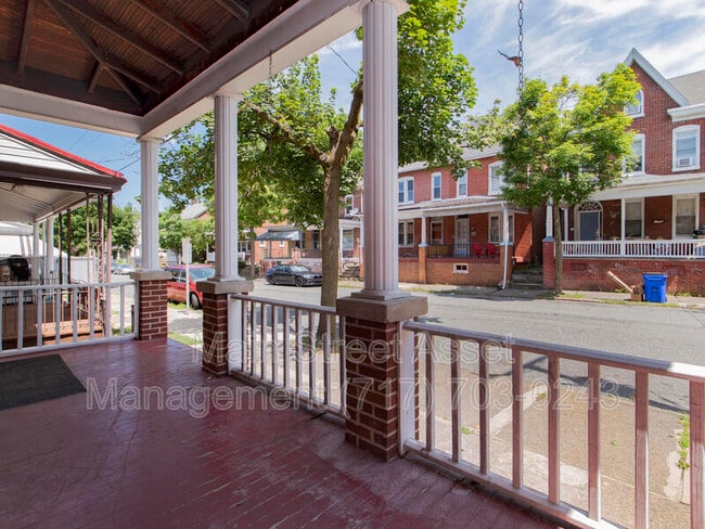 Building Photo - 14 W 3rd St