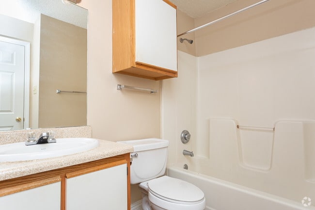 1 BR, 1 BA - 672 SF - Bluebonnet Ridge