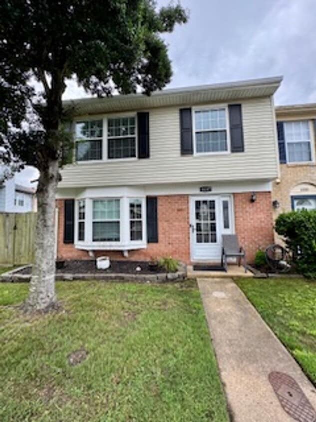 Primary Photo - Beautiful 4 Bedroom Townhome