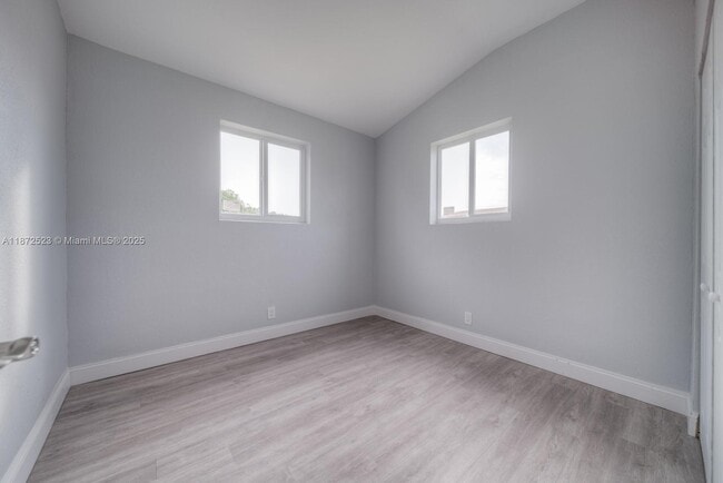 Building Photo - 17725 SW 103rd Ave