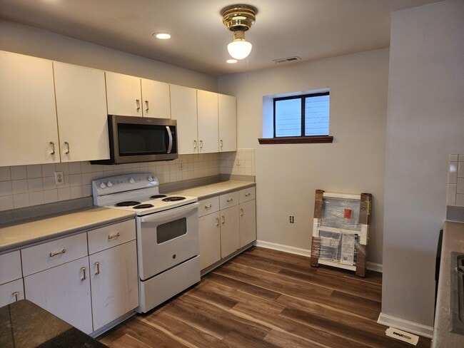 Building Photo - 2744 Dalton Ave