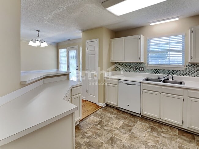 Building Photo - 4476 High Gate Ct NW