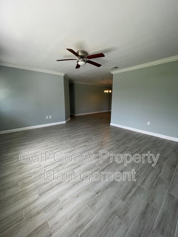 Building Photo - 3365 Avanti Cir