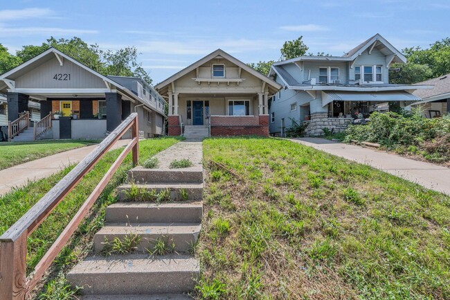 Building Photo - Fresh and Updated 3+ Bedroom Home