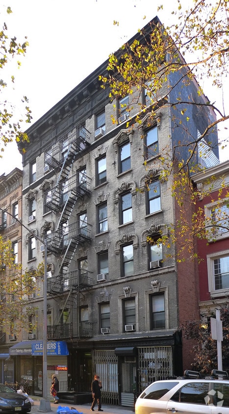 Primary Photo - 226 E 83rd St