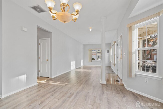 Building Photo - 802 Margaret Ct