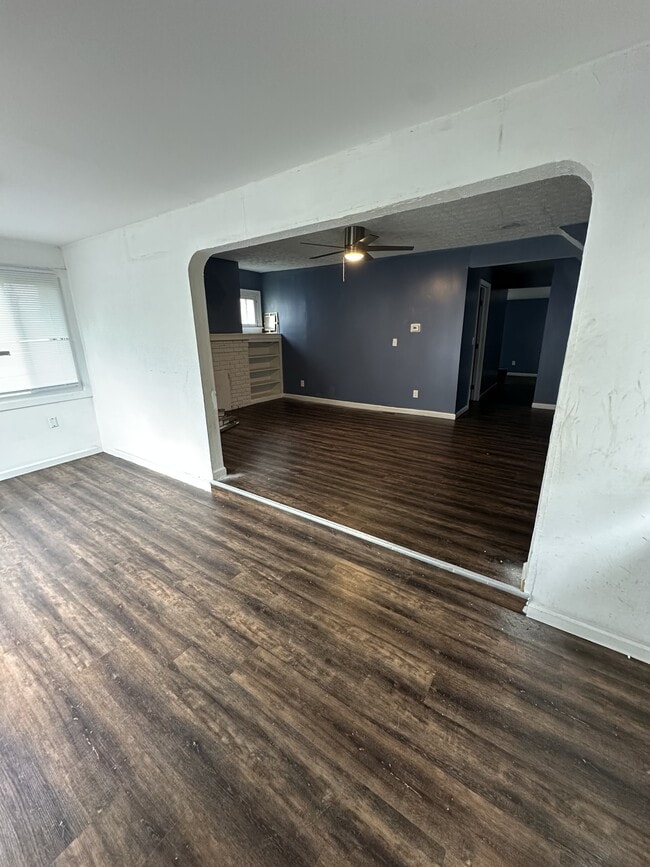 Building Photo - 1541 Genessee Ave