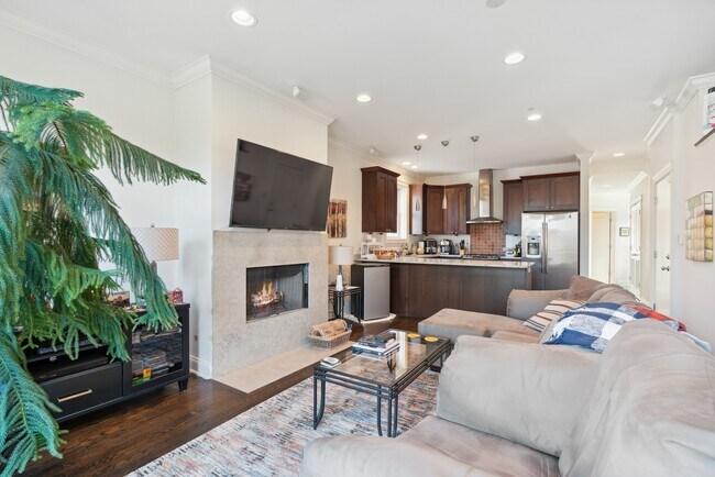 Foto del edificio - 1087 N Hermitage Ave