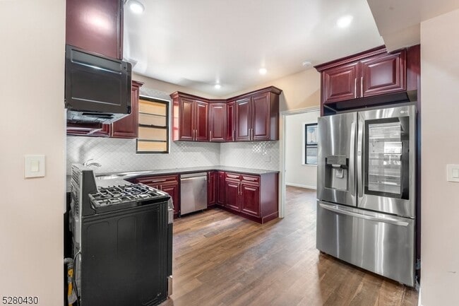 Foto del edificio - 116 Paine Ave