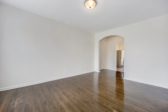 Building Photo - 4452 W Parker Ave