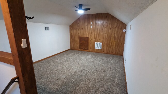 Building Photo - 920 Mourning Dove Pl