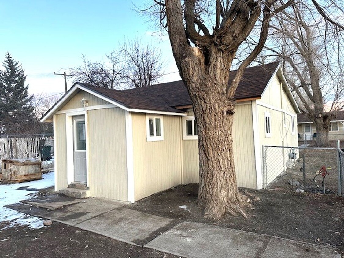 Primary Photo - 2 bedroom House in Elko with a pellet stove