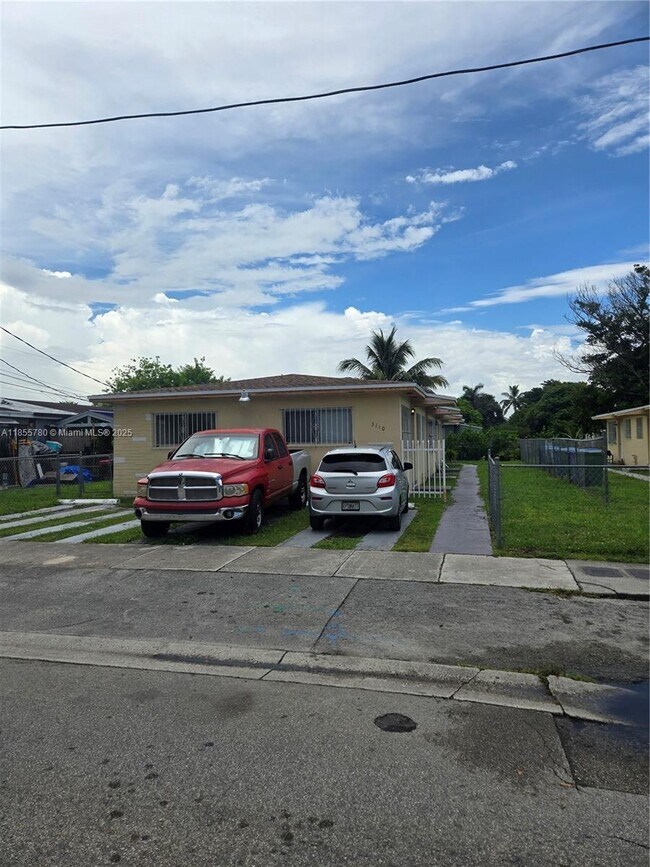 Foto del edificio - 3110 NW 19th Ave