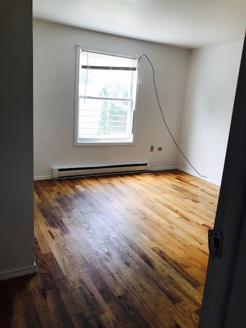 Foto del edificio - 347 Johnston Ave