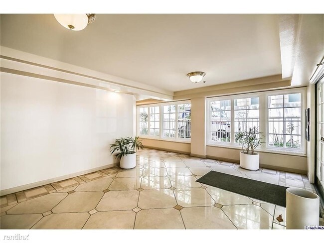 Foto del edificio - 125 S Oakhurst Dr