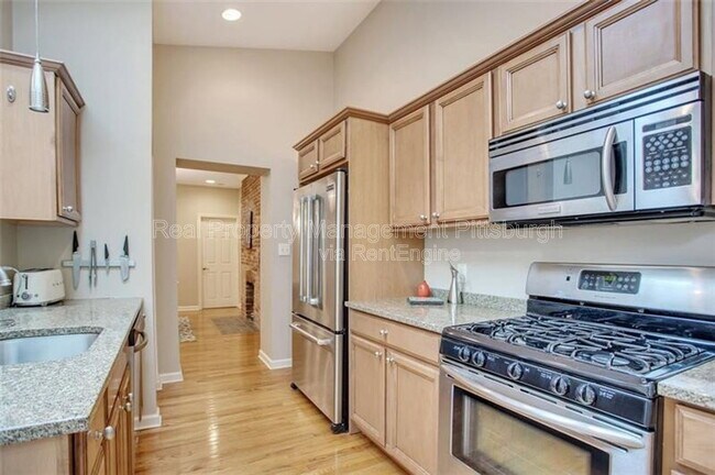 Photo - 1813 Wharton St Townhome