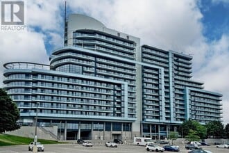 Building Photo - 2885 Bayview Ave