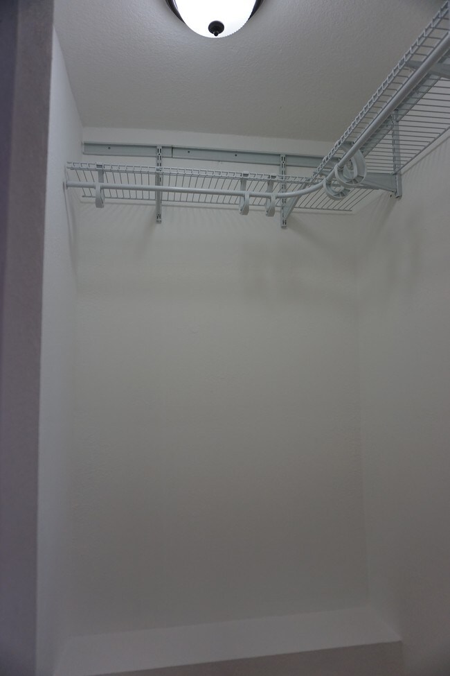 Building Photo - 252 W 37th St