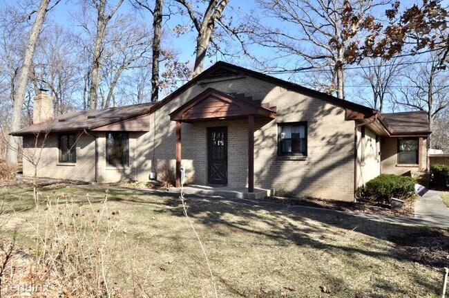 Building Photo - 3 br, 2.5 bath House - 220 Hilton Ave.