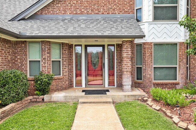 Foto del edificio - 1340 Bryant Cir