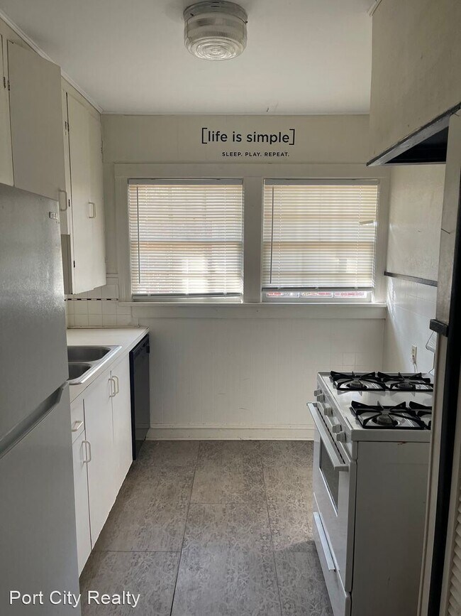 Building Photo - 1 br, 1 bath House - 337 1/2 Boulevard