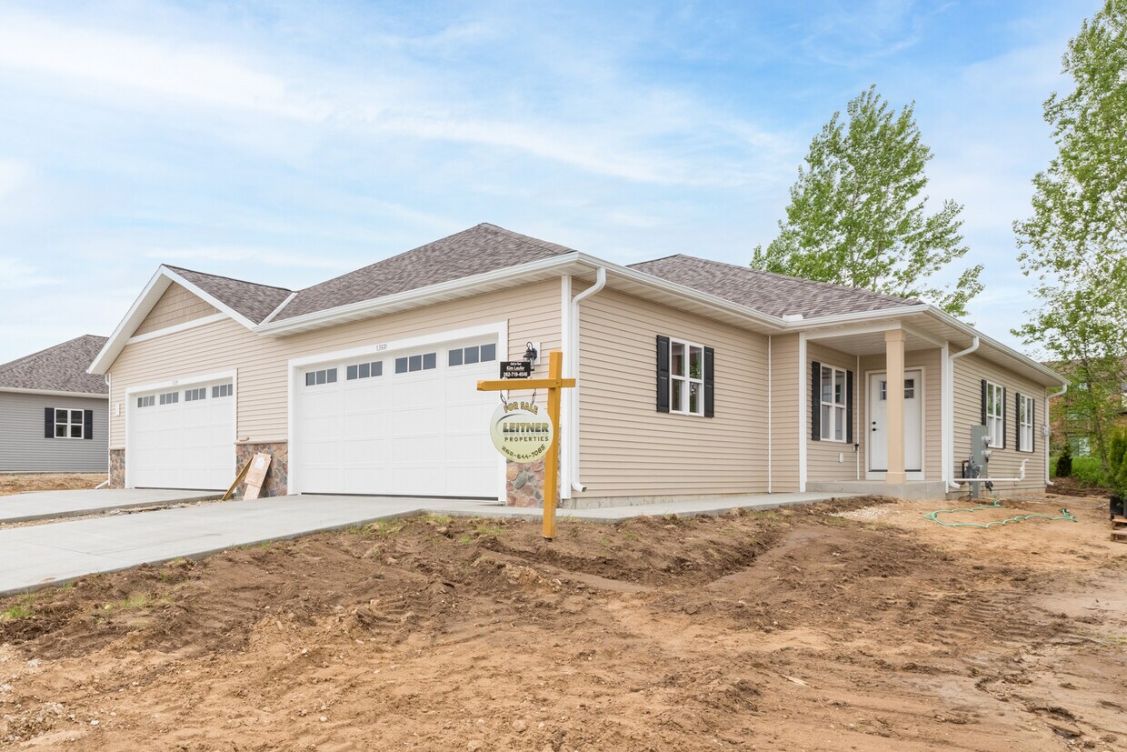 Foto principal - 1310 Daisy Dr