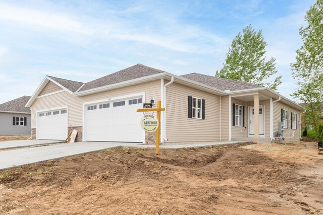 Building Photo - 1310 Daisy Dr Building Photo - 1310 Daisy Dr