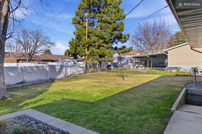 Building Photo - 4787 N Canyon Rd