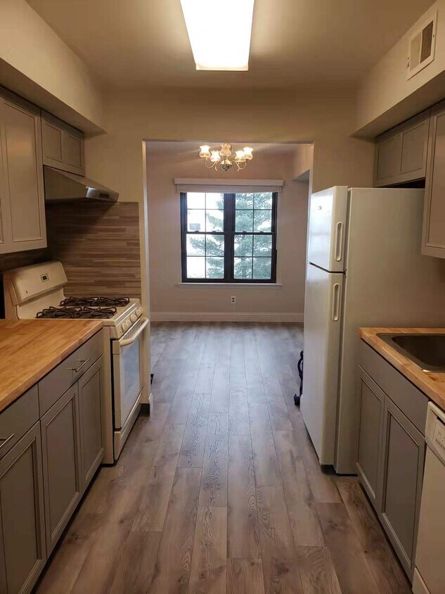 69 Boulder Dr Unit 69, Edison, NJ 08817 Condo for Rent in Edison, NJ