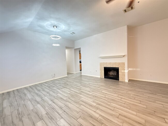 Foto del edificio - 6534 Carly Park Way