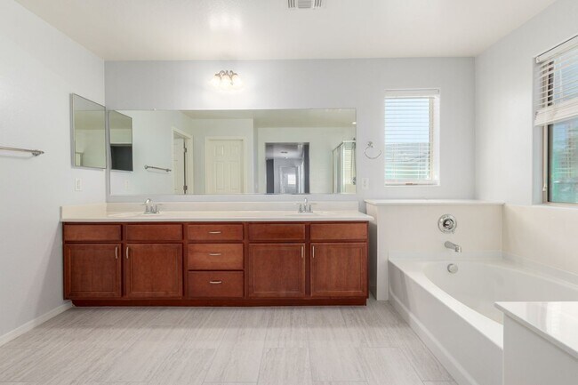 Foto del edificio - 2207 N Heritage St