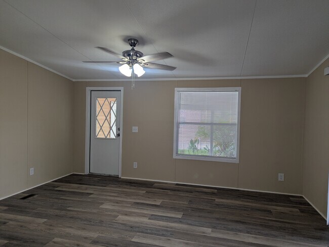 Foto del edificio - 125 Sky Ridge Dr