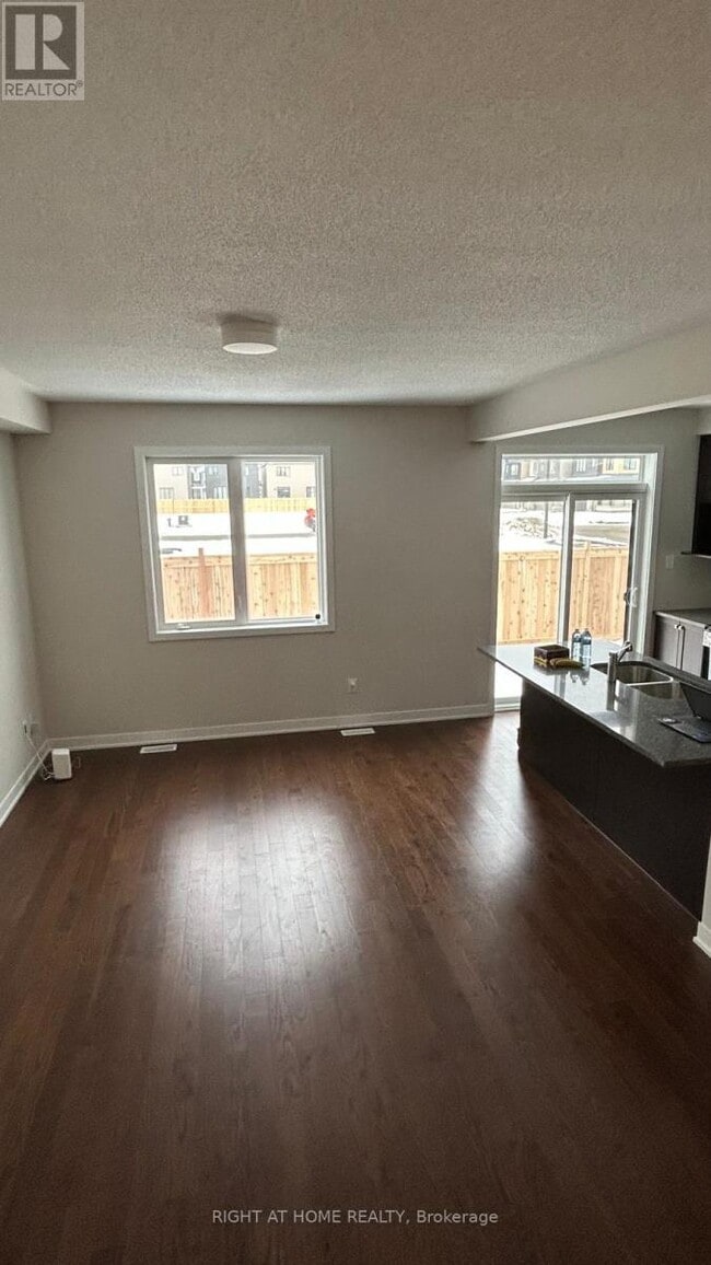 Building Photo - 527 Galanthus Walk