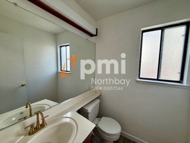 Foto del edificio - 1225 Whitecap Way