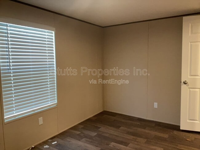 Foto del edificio - 2295 River Rd