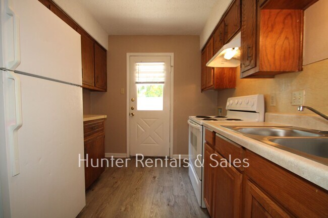 Building Photo - Cozy Two-Story Town Home