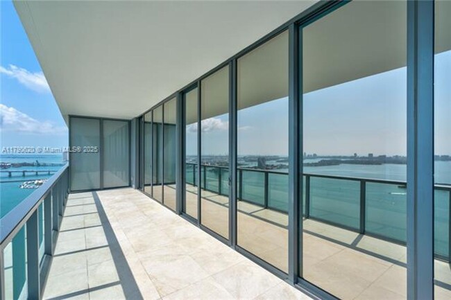 Foto del edificio - 788 NE 23rd St