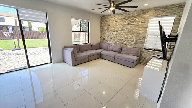 Foto del edificio - 10032 NW 87th Terrace