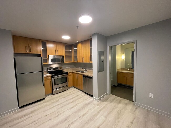 Building Photo - Gorgeous Modern 1 Bedroom Loft near Paseo ...