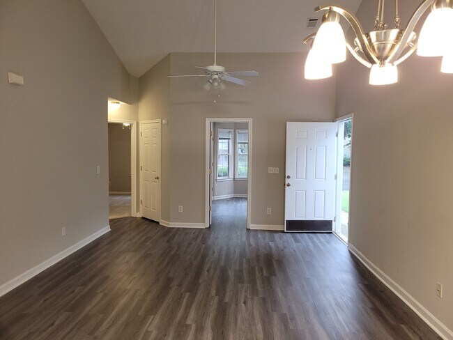 Building Photo - 610 Crossbridge Aly