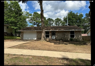 Building Photo - 1612 Tanglewood Dr