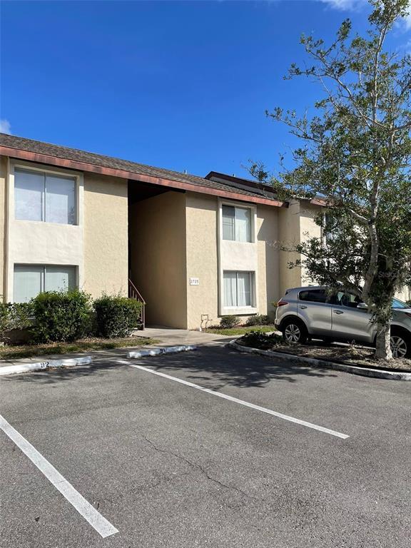 Foto del edificio - 2725 Hidden Lake Blvd